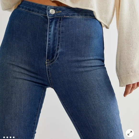 Women's Blue Jeans - Picture 3 of 4